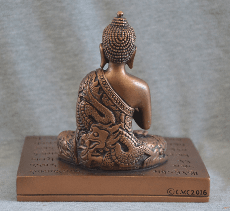 Buddha med lys
